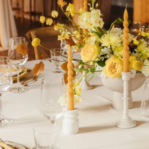 Stabkerzenhalter beige aus Steingut